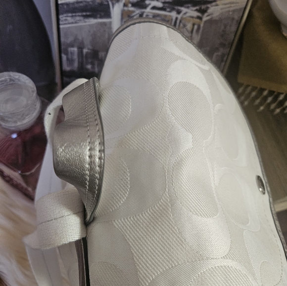 COACH KYRA DAISY White Signature Backpack F19715 - Picture 7 of 16